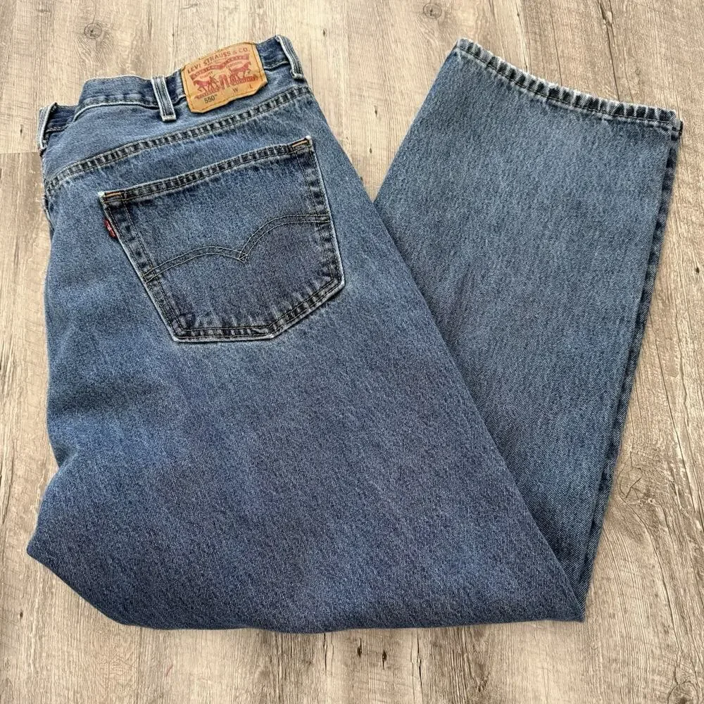 Levi’s 550 Jeans Mens Relaxed Fit Medium Wash Blue Sz 44x32 (43x31) 100% Cotton